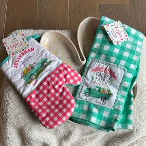 NWT- EASTER! Oven Mitt, Dish Towel, and Serving Tray!